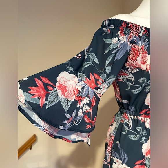 Cherish Blues Pinks Floral Print Short Romper Bell Sleeves Cold Shoulder… - Picture 6 of 12